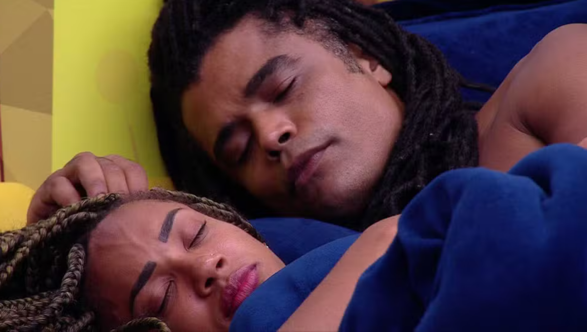 Aline e Diogo seguem se relacionando no Big Brother Brasil. Foto: Globo