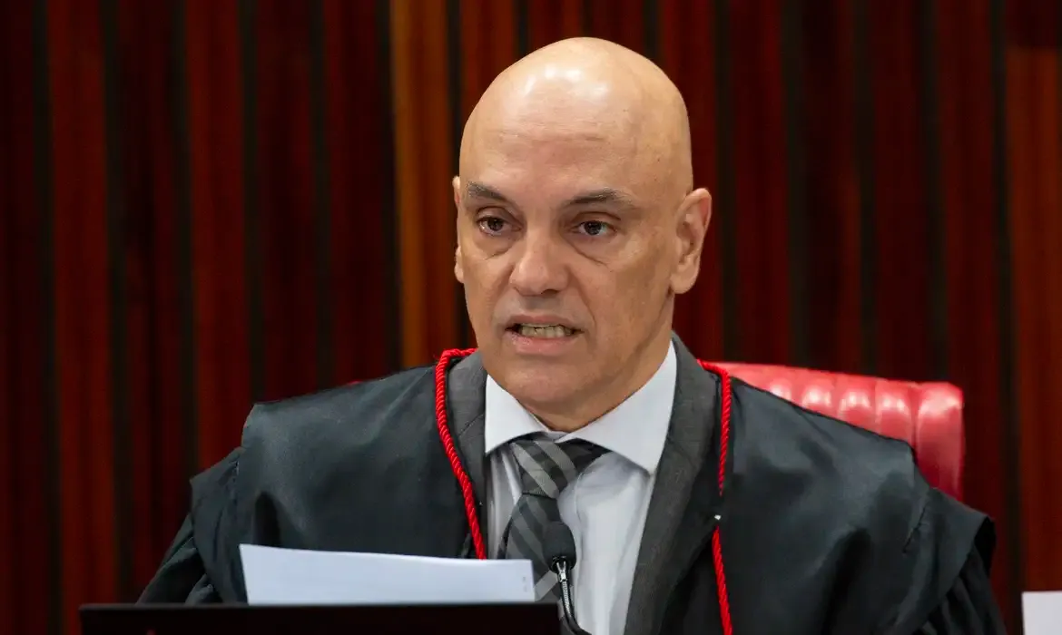 Moraes rejeita recurso do X contra bloqueio de perfis do ex-youtuber 'Monark'