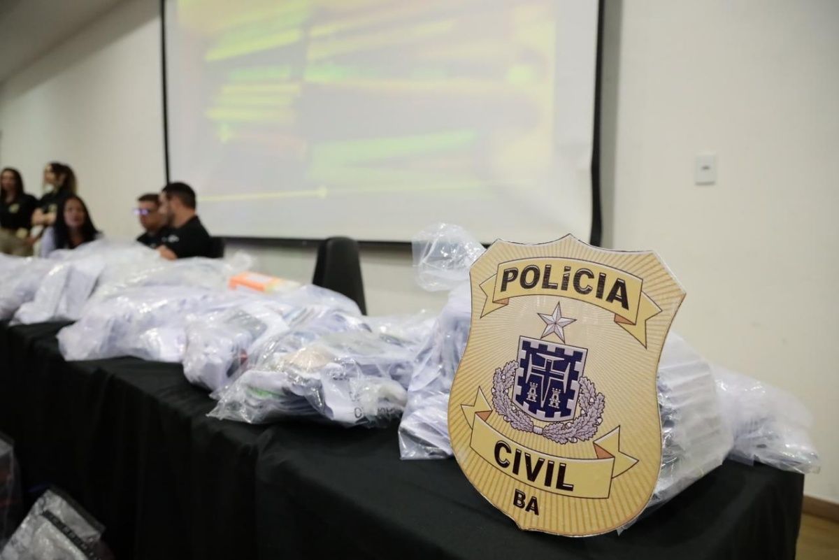 Polícia Civil devolve mais de 300 celulares roubados recuperados em Salvador. Foto: Ascom/PCBA