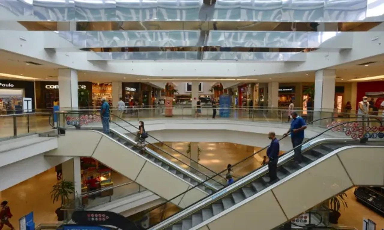 A maioria dos centros comerciais manter&aacute; apenas as opera&ccedil;&otilde;es de alimenta&ccedil;&atilde;o, lazer e servi&ccedil;os essenciais abertas. | Foto: Divulga&ccedil;&atilde;o