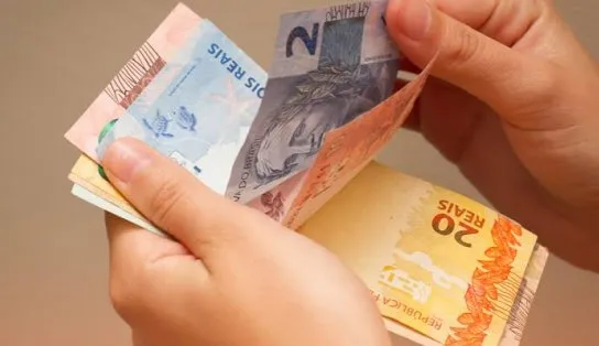 Salário mínimo ideal para uma família seria de R$ 6.388,55, diz Dieese