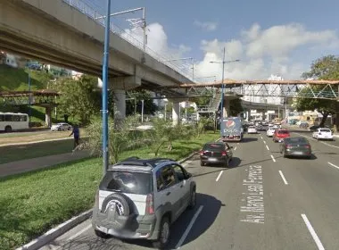 Passarela da avenida Bonocô será reformada e pedestre terá acesso reduzida