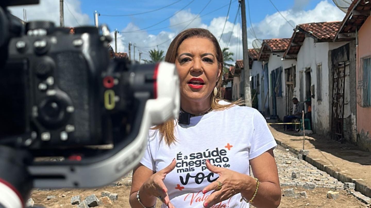 Prefeita havia sido afastada por condenação por fraudes em licitação | Foto: divulgação/Facebook