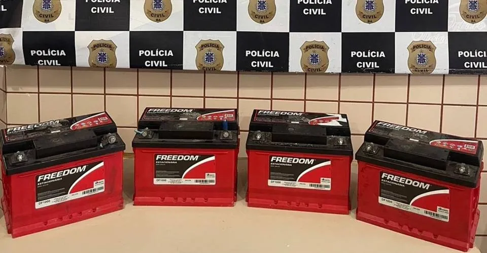 Dois homens foram presos por furto de baterias de torre de internet em Cabrália