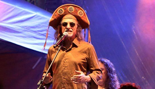 Alceu Valen&ccedil;a realiza show da turn&ecirc; 
