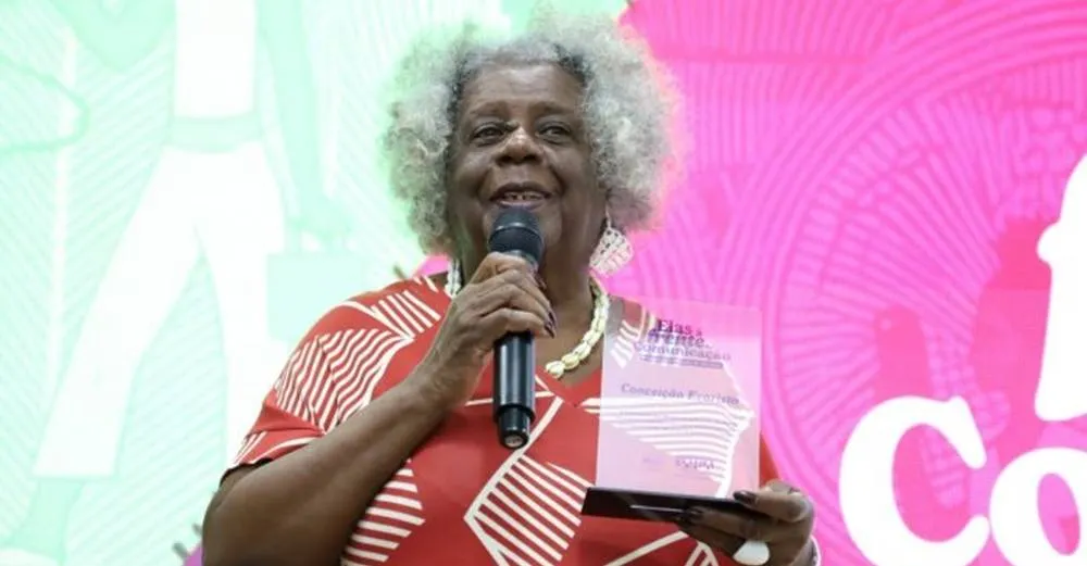 Conceição Evaristo exalta comunicadoras durante evento em Salvador: 'É uma escrita que perturba o sono da Casa-Grande'