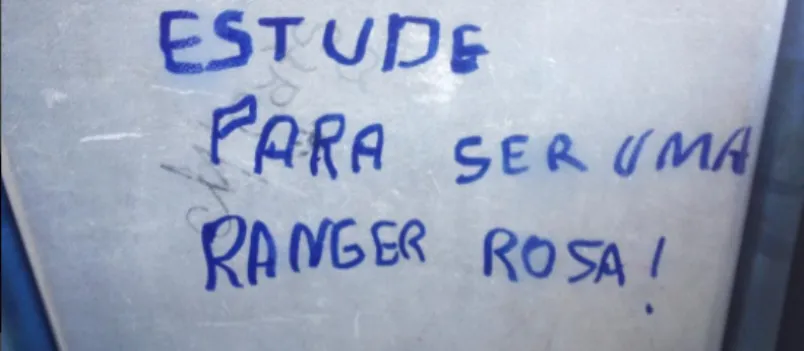 COLETIVO DE POESIA: Compilamos os 15 melhores versos rabiscados nos ônibus de Salvador