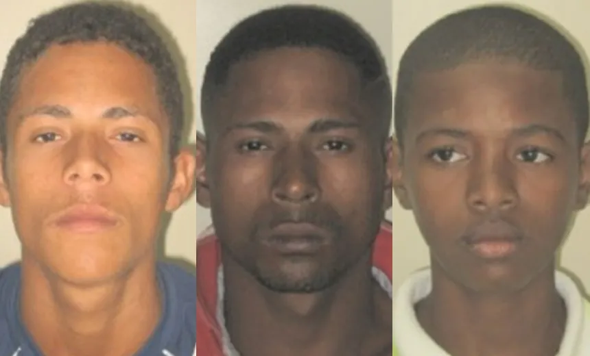Três homens são mortos a tiros dentro de casa, no bairro de Cosme de Farias 
