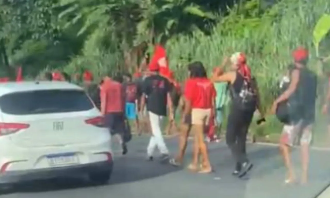 Marcha do MST chega a Salvador e causa congestionamento na BR-324