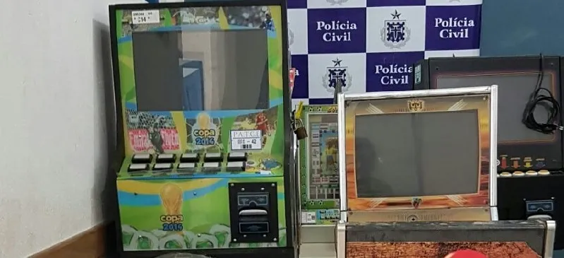 ARRAIAL D’AJUDA: Polícia apreende doze caça-níqueis em estabelecimentos comerciais