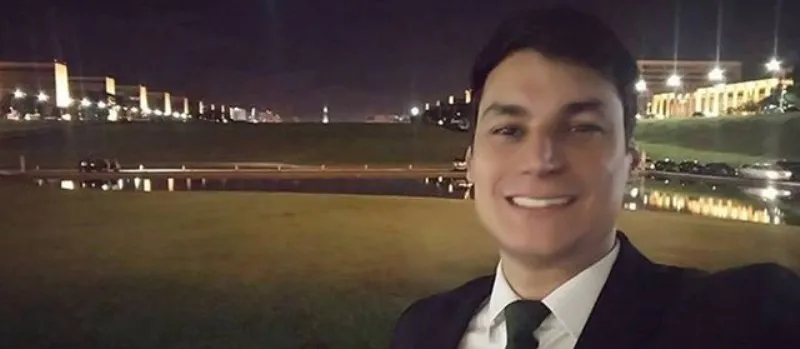 BARRIL: Presidente do PSC Jovem perde cargo após mandar nude no facebook