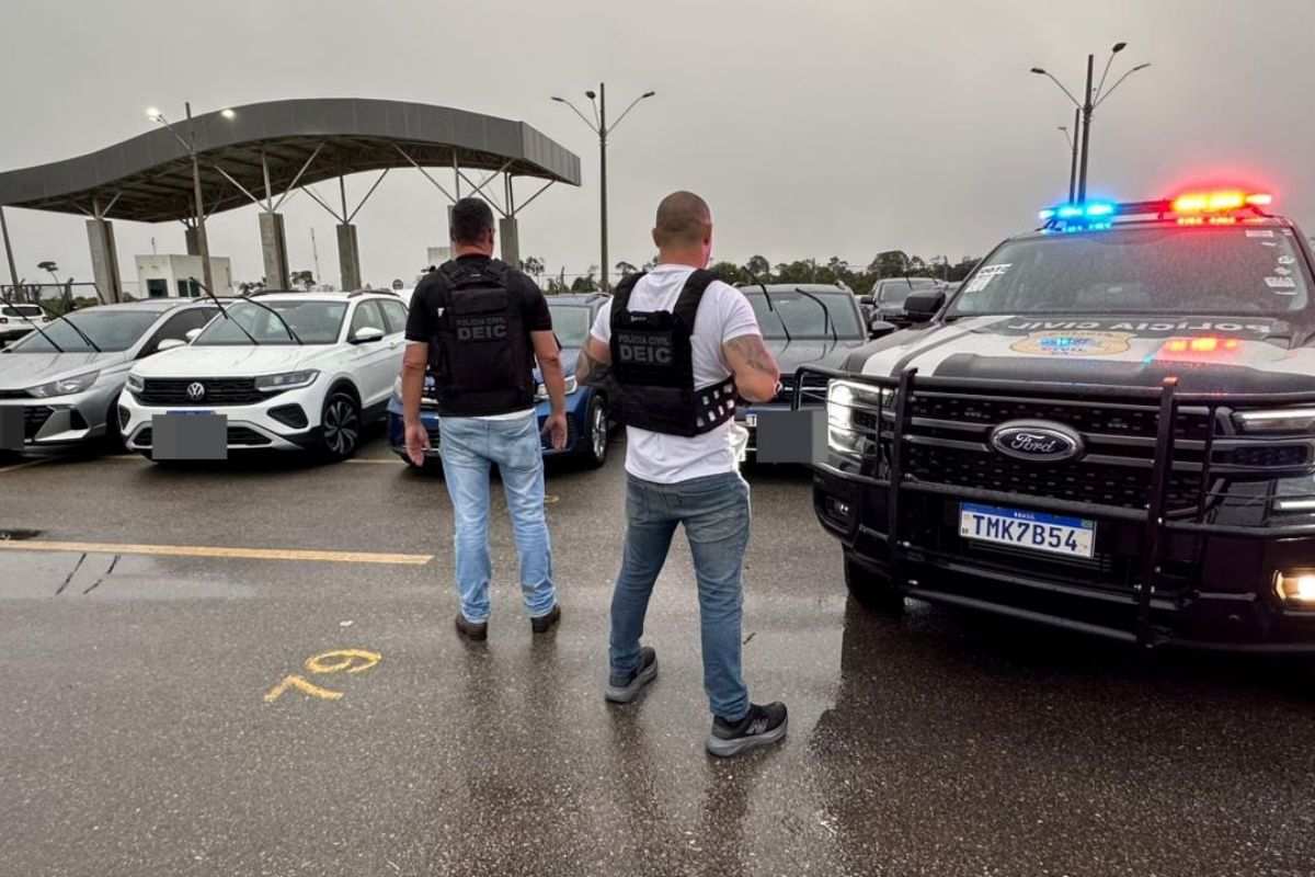 A Pol&iacute;cia Civil recuperou 68 ve&iacute;culos desviados de uma locadora em Vit&oacute;ria da Conquista; um ex-funcion&aacute;rio da loja participava da fraude. Foto: Ascom/PCBA