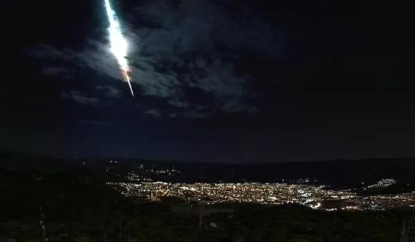 Meteoro brilhante é visto no céu de cidades do Nordeste e chama a atenção de moradores; assista
