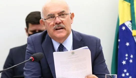 Ministro da Educação nega interferência na elaboração do Enem; "essas provas já estão impressas há meses"
