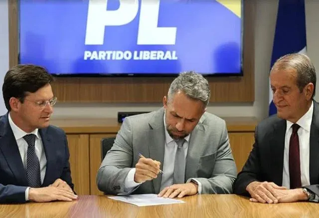 Flávio Matos se filia ao PL e deve rivalizar com aliados em 2026