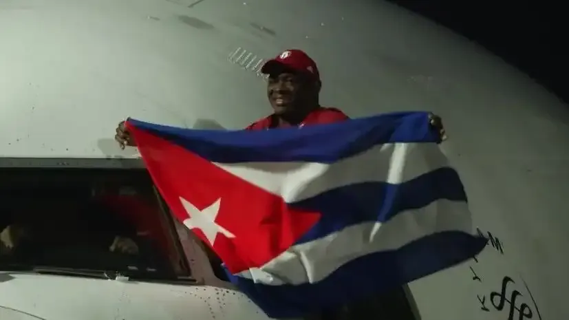 Maior medalhista da luta olímpica, Mijain Lopez volta a Cuba como heroi nacional