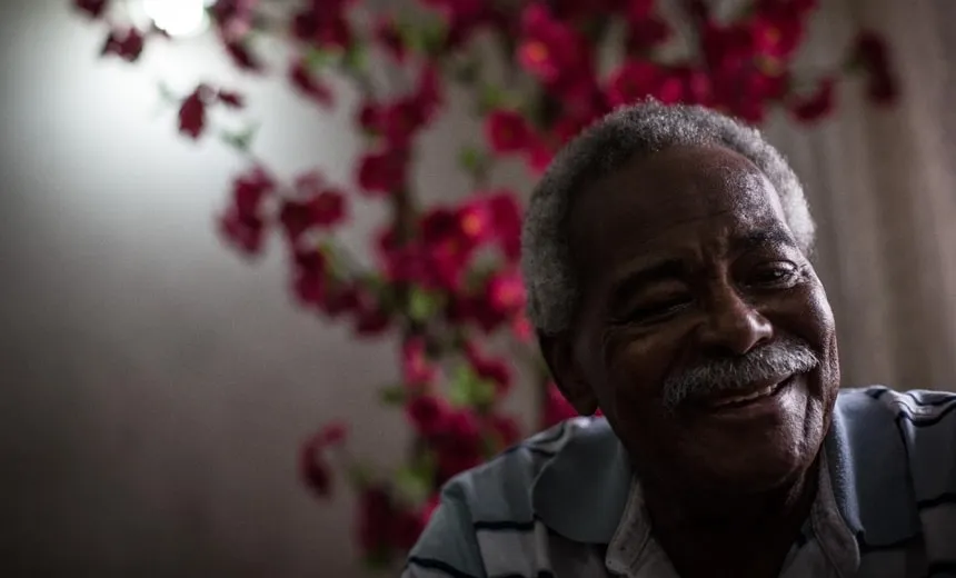 Com passagem pelo Vitória, ex-atacante da Seleção Brasileira morre aos 75 anos