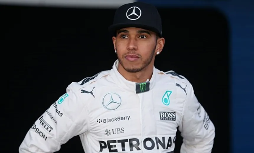 POLÊMICA:  Campeão da Fórmula 1, Hamilton dispara : ‘meninos não usam vestidos de princesa’