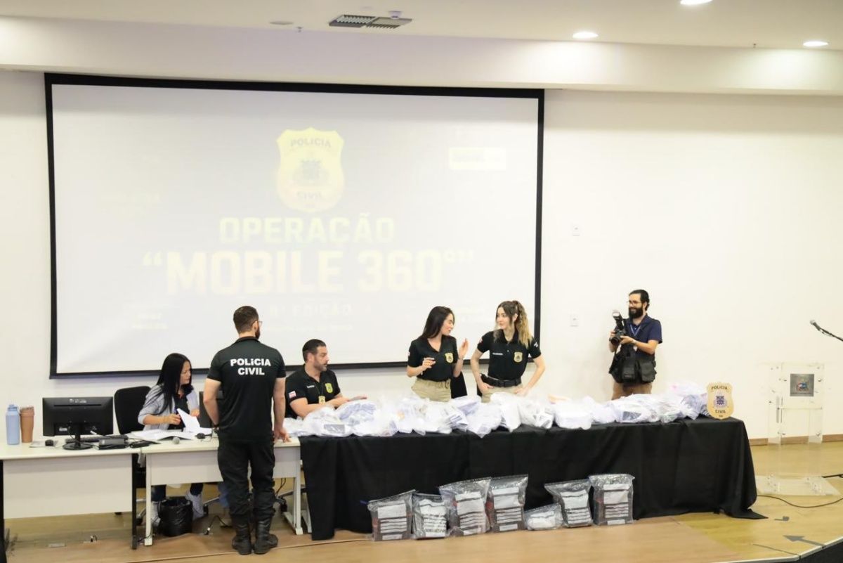 Como conclusão da Operação Móbile 360º, a Polícia Civil devolveu mais de 300 celulares roupados em Salvador. Foto: Ascom/PCBA