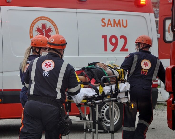 Traficantes Atiram Em Ambulância Do Samu Em Salvador