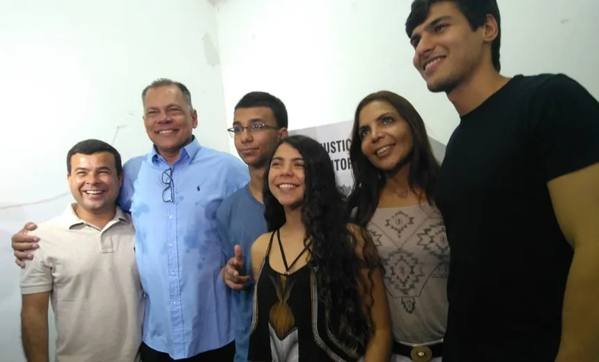 “As pesquisas sempre erram”, diz João Henrique durante votação