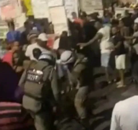Soldado do Exército é agredido por PMs durante arrastão do Psirico