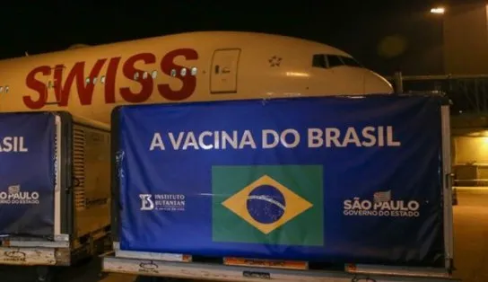 Boa notícia! Brasil recebe insumos para produção de 20 milhões de doses da CoronaVac
