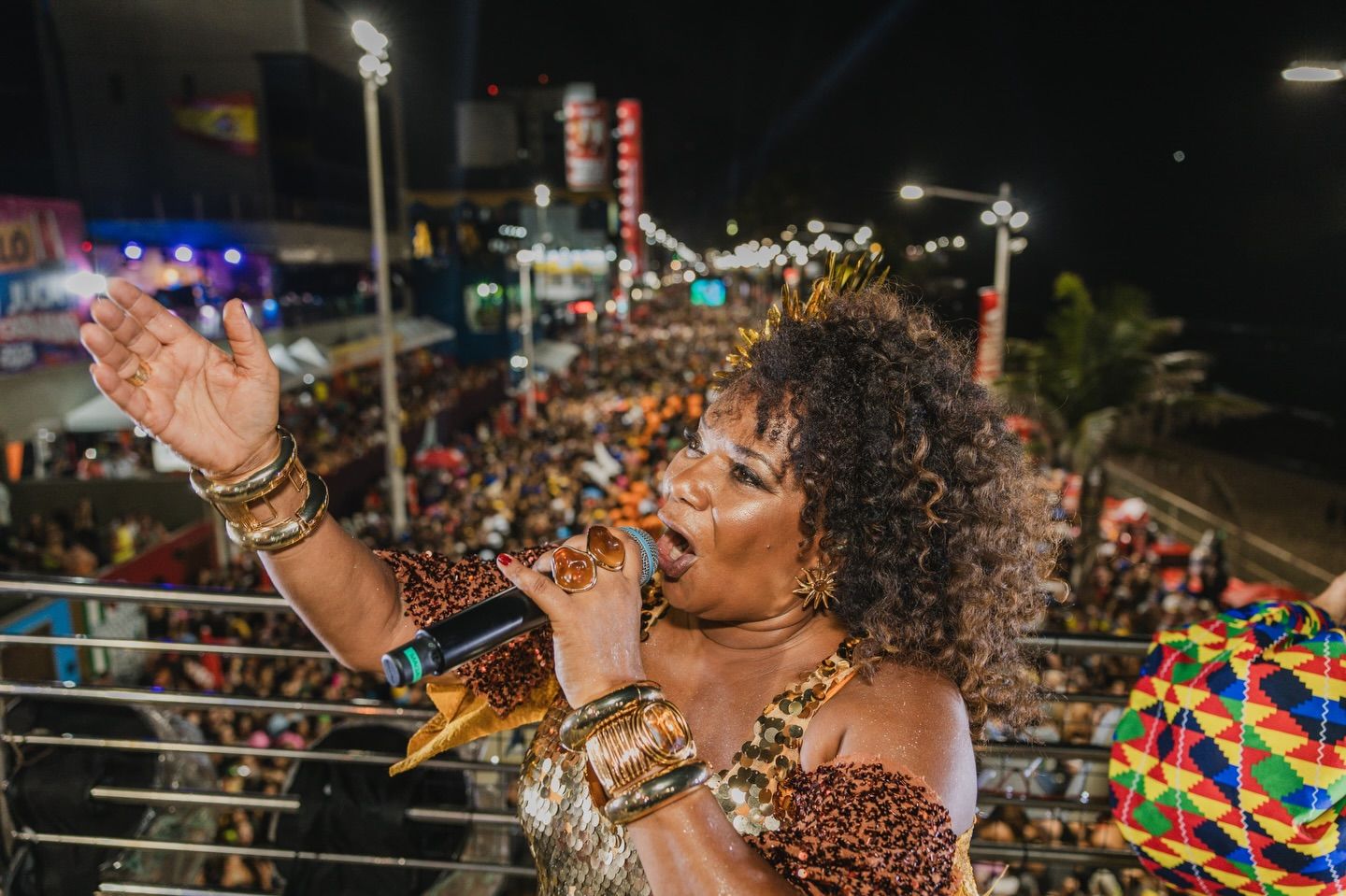 Margareth Menezes se apresentou no bloco Os Mascarados, no Carnaval de Salvador | Foto: divulga&ccedil;&atilde;o