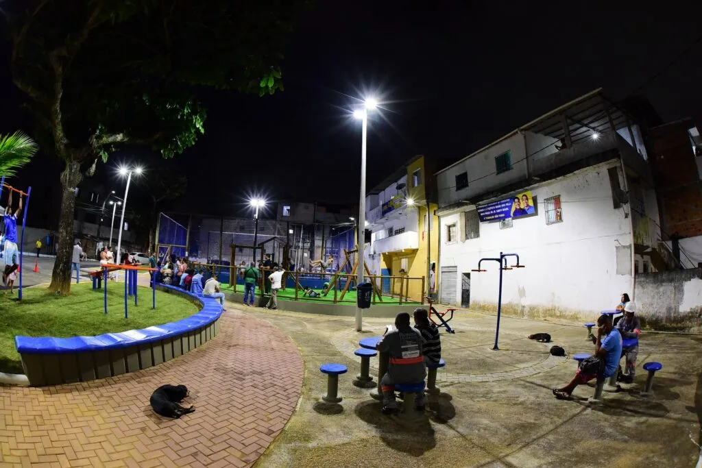 Prefeitura de Salvador entrega nova praça em Jardim Santo Inácio