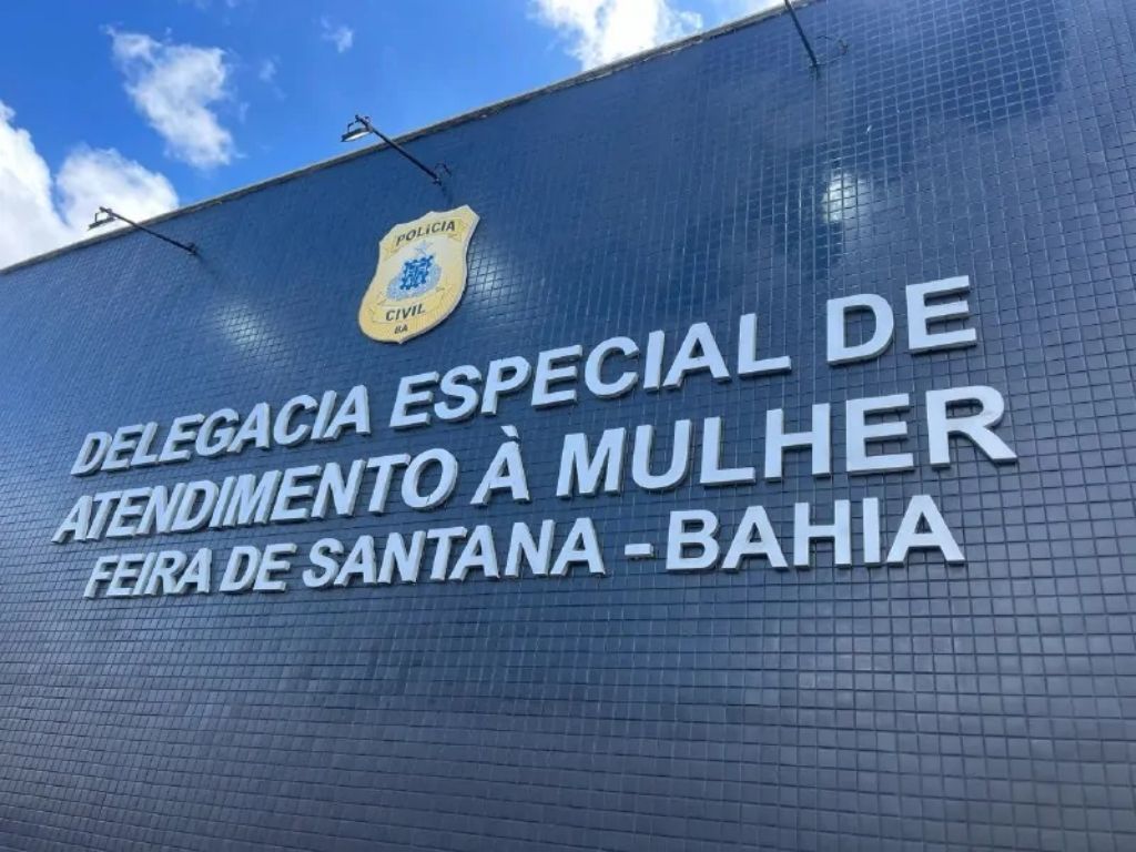 O homem foi preso por equipes da Delegacia Especial de Atendimento à Mulher (Deam) de Feira de Santana. Foto: Reprodução/De Olho Na Cidade