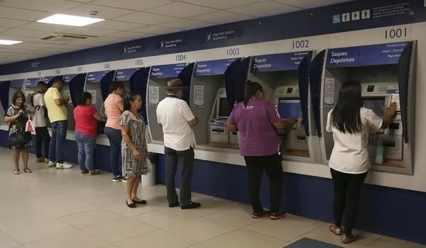Caixa libera saque dos R$ 600 para o terceiro lote de beneficiários; confira calendário