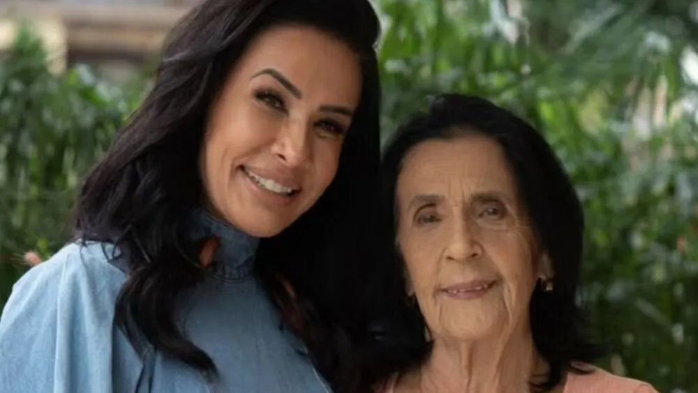 Mãe de Scheila Carvalho perde carrinho de churros após chuvas em Minas Gerais