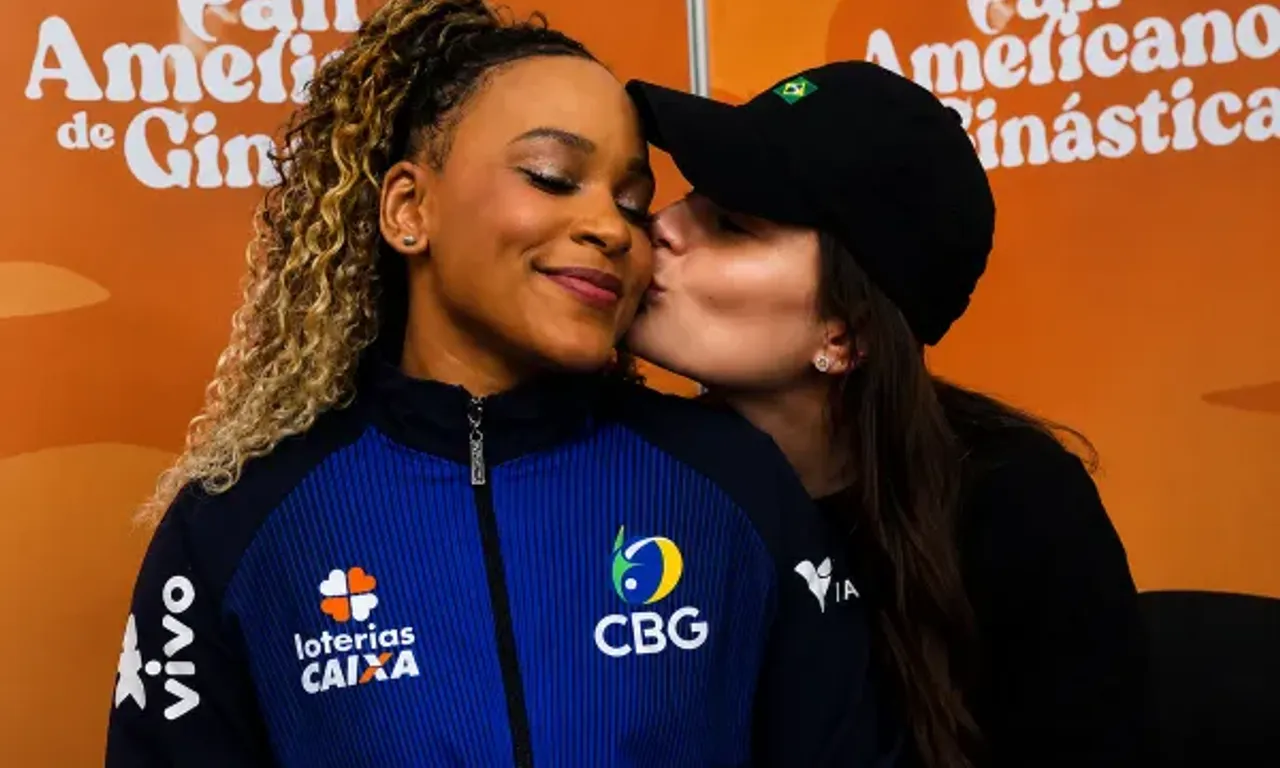 A ginasta brasileira Rebeca Andrade surpreendeu os f&atilde;s ao assumir publicamente um relacionamento neste domingo (21). | Foto: Redes Sociais