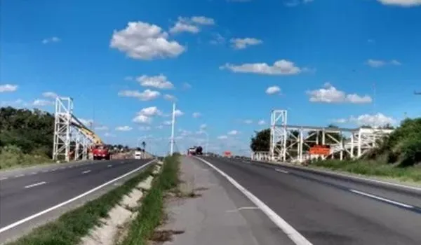 BR-116 é interditada nesta terça-feira para construção de passarela; confira