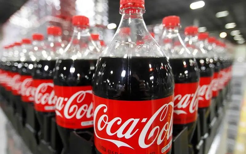 Entre as novidades, a empresa deve ampliar a distribui&ccedil;&atilde;o de latas compactas, garrafas de 1,25L e kits &ldquo;multipack&rdquo;/Foto: Divulga&ccedil;&atilde;o/Coca Cola 