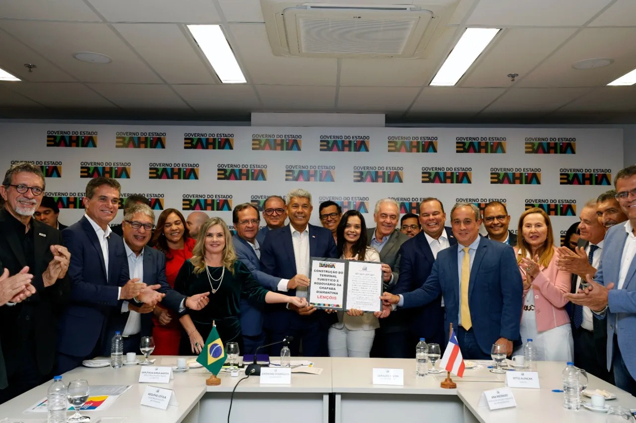 Governador assina ordem para terminal turístico e rodoviário na Chapada Diamantina