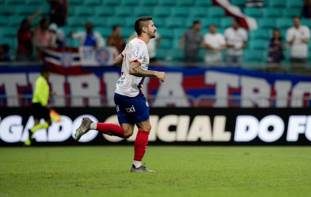 Atacante do Bahia Everaldo &eacute; denunciado e pode pegar suspens&atilde;o de at&eacute; tr&ecirc;s jogos.| Foto:  Let&iacute;cia Martins / EC Bahia
