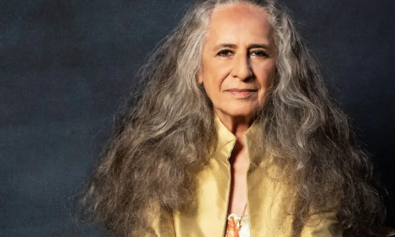 ‘Sonho Meu’ e ‘Reconvexo’: veja músicas mais famosas de Maria Bethânia