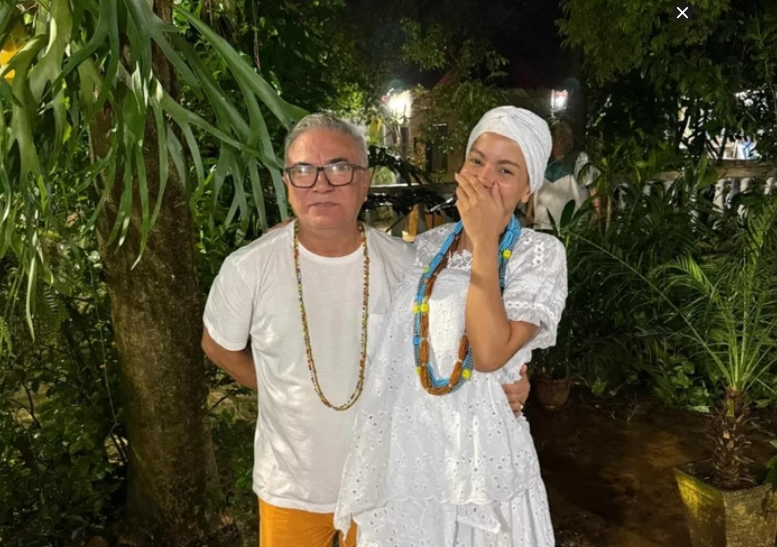 Presença de pai de santo de Anitta em manifestação bolsonarista chama atenção nas redes sociais. /  Foto: Reprodução/Rede Social