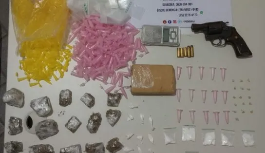 Polícia apreende arma e drogas com criminosos no interior da Bahia; bandido morre em confronto