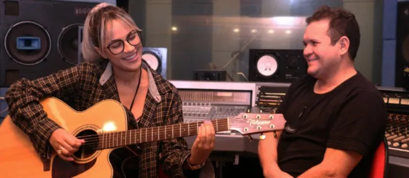 DE NOVO: Michele Andrade anuncia desligamento da Banda X, grupo do guitarrista Ximbinha