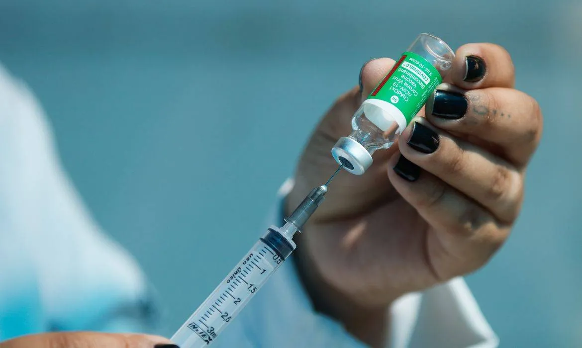 Vacinação de rotina contra Covid e gripe está suspensa em Salvador neste domingo