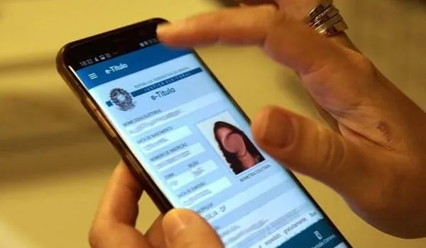 Eleitor pode justificar ausência no dia da votação pelo celular; saiba mais 