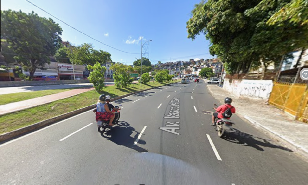V&Iacute;DEO: jovem morre atropelada enquanto pedalava em avenida de Salvador. Foto: Google Street View