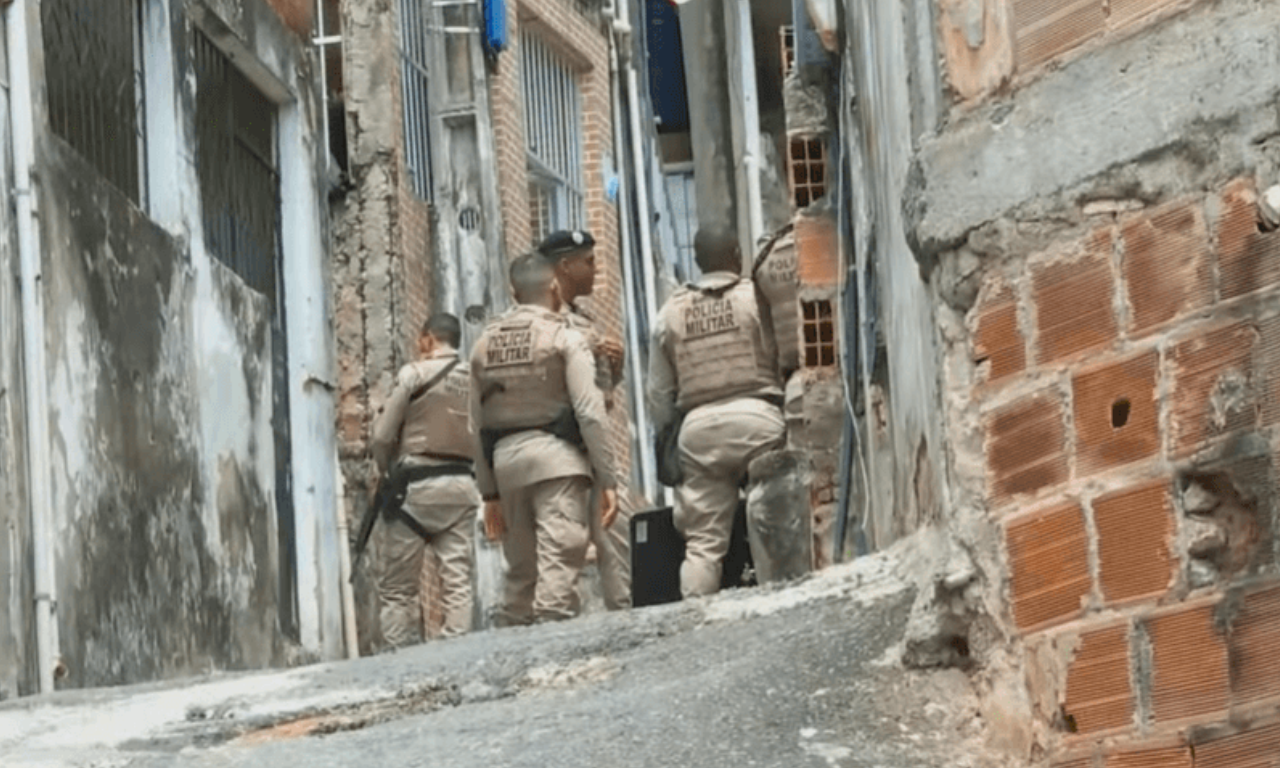 Sobe para oito o n&uacute;mero de mortos em opera&ccedil;&atilde;o no Nordeste de Amaralina.Foto: TV Aratu