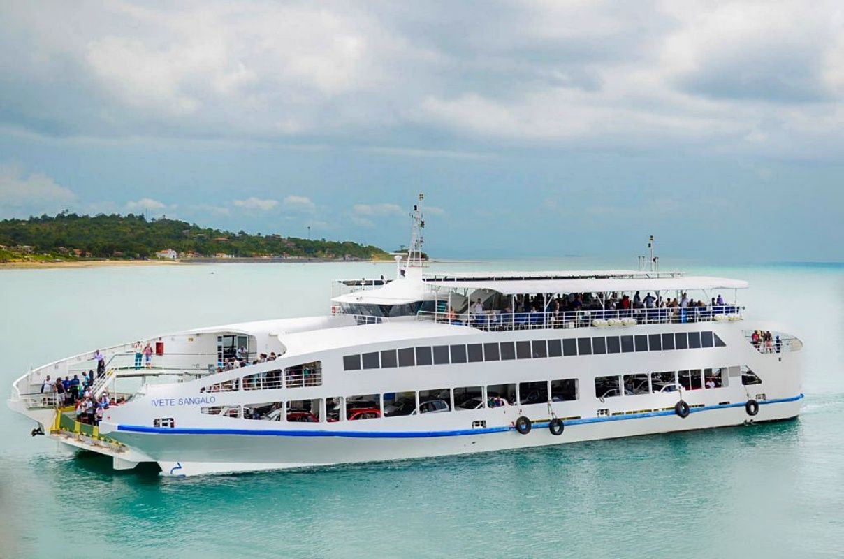 Buscando reduzir filas, o Ferry-Boat suspendeu a travessia de ve&iacute;culos pesados durante o feriad&atilde;o de Tiradentes. Foto: Divulga&ccedil;&atilde;o/Internacional Travessias