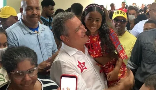  Rui Costa votou na Liberdade e disse que confia nas vitórias de Lula e Jerônimo