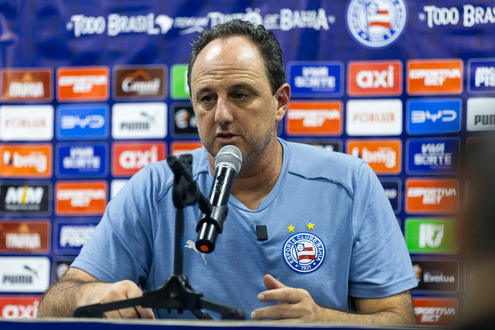 Pressionado no Bahia, Rogério Ceni é desejado por torcida do São Paulo