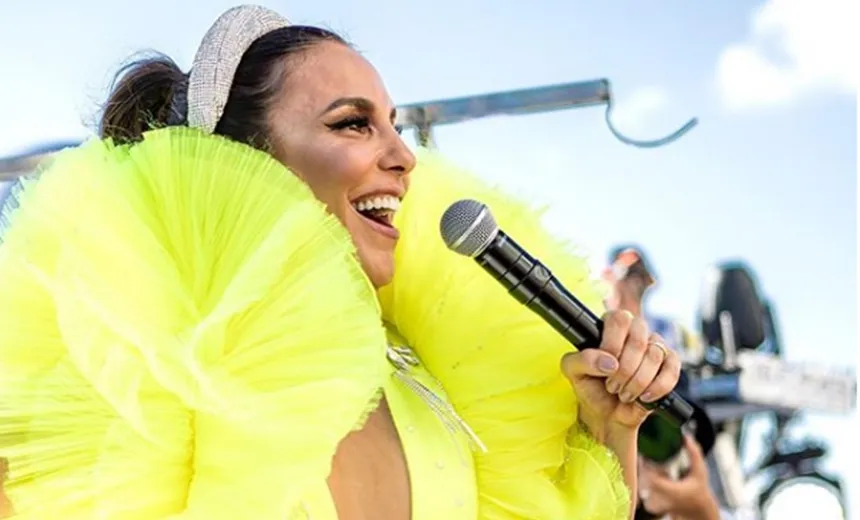 Ivete Sangalo para trio e compra toda mercadoria de ambulante: “não chore, não”