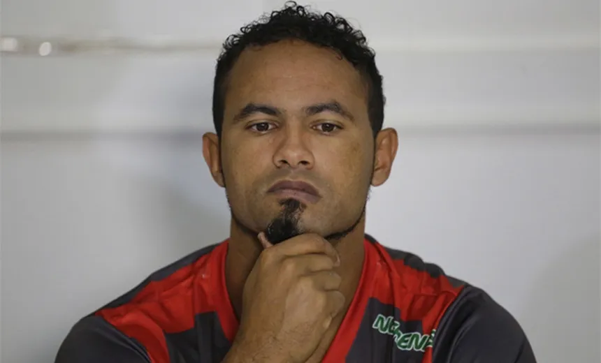 Filho do goleiro Bruno relata medo do pai e vontade de mudar de nome; "ele é so meu genitor"